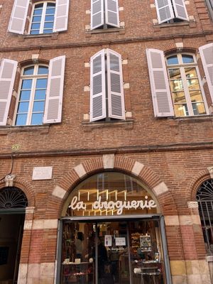LA DROGUERIE