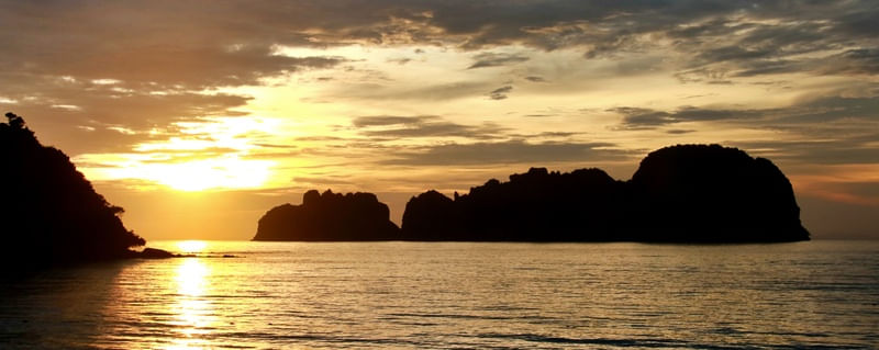 ENTARDECER DOURADO