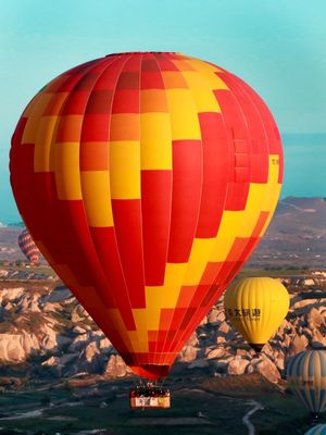 BALÕES NO AMANHECER DA CAPADOCIA