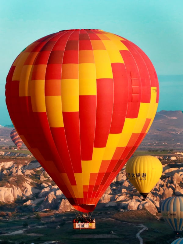 BALÕES NO AMANHECER DA CAPADOCIA