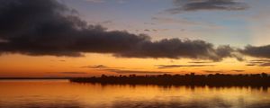PÔR DO SOL NO RIO NEGRO