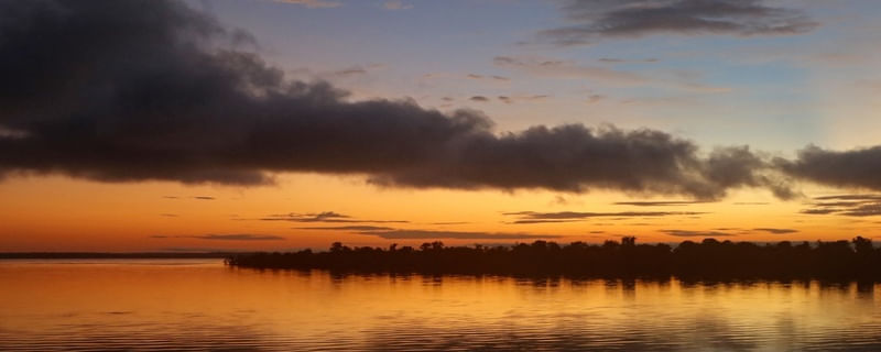 PÔR DO SOL NO RIO NEGRO