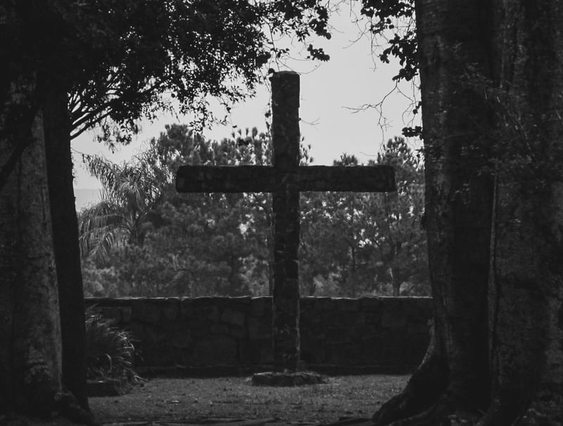 CRUZ DE PEDRAS