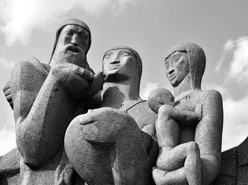 MONUMENTO EM PRETO E BRANCO
