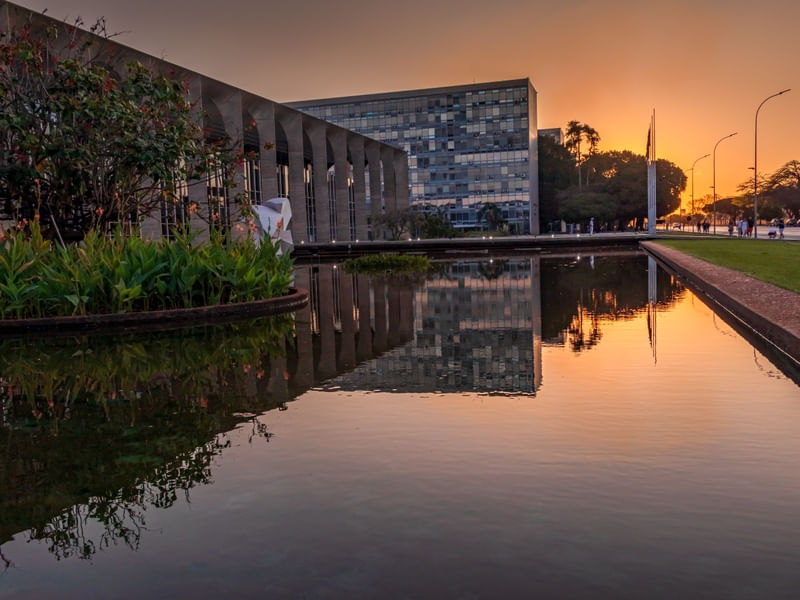 PALÁCIO ITAMARATY COM O PÔR DO SOL