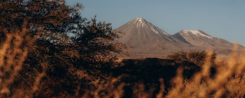 DESERTO E VULCÃO - A MAGNITUDE DO LICANCABUR NO ATACAMA