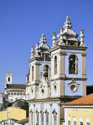 SALVADOR LINDO