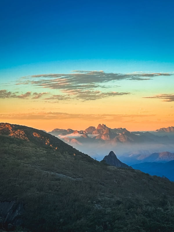 MONTANHAS PARNASO