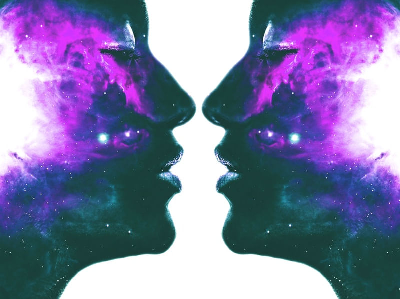 UNIVERSAL KISS