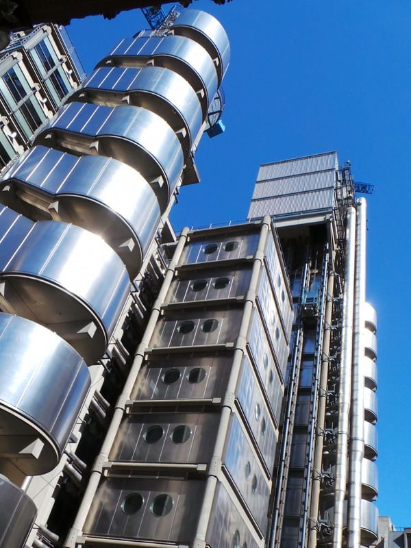 RECORTE LLOYDS LONDON