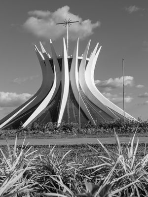 CATEDRAL DE BRASÍLIA PRETO E BRANCO