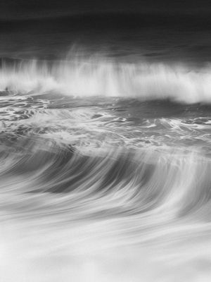 ETERNAL WAVES - BY AI