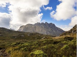 TRILHA PICO DAS AGULHAS NEGRAS