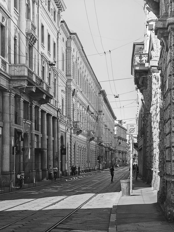 MILANO BLACK AND WHITE
