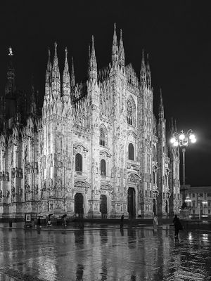 DUOMO DI MILANO DI NOTTE