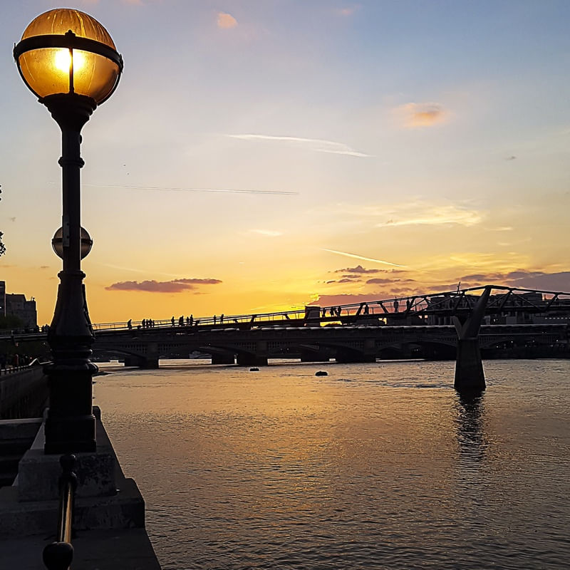 LONDON LIGHTS AND SUNSET