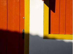 O AMARELO DO SOL QUANDO TOCA NA JANELA - PUERTAS Y VENTANAS