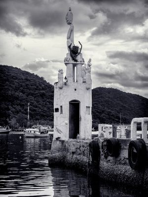 ESTATUA IV