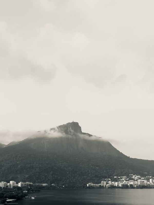 CRISTO ENTRE NUBLADO