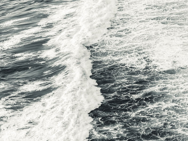 ONDAS DO MAR - BRANCO E PRETO 01