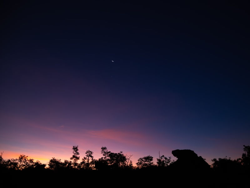 LUA E ESTRELA AO ENTARDECER