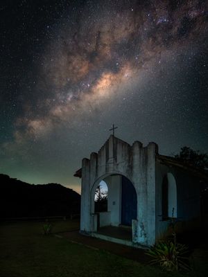 CAPELA SOB A VIA LACTEA