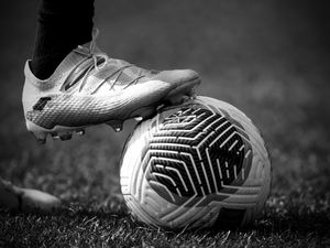 FUTEBOL PÉ NA BOLA V