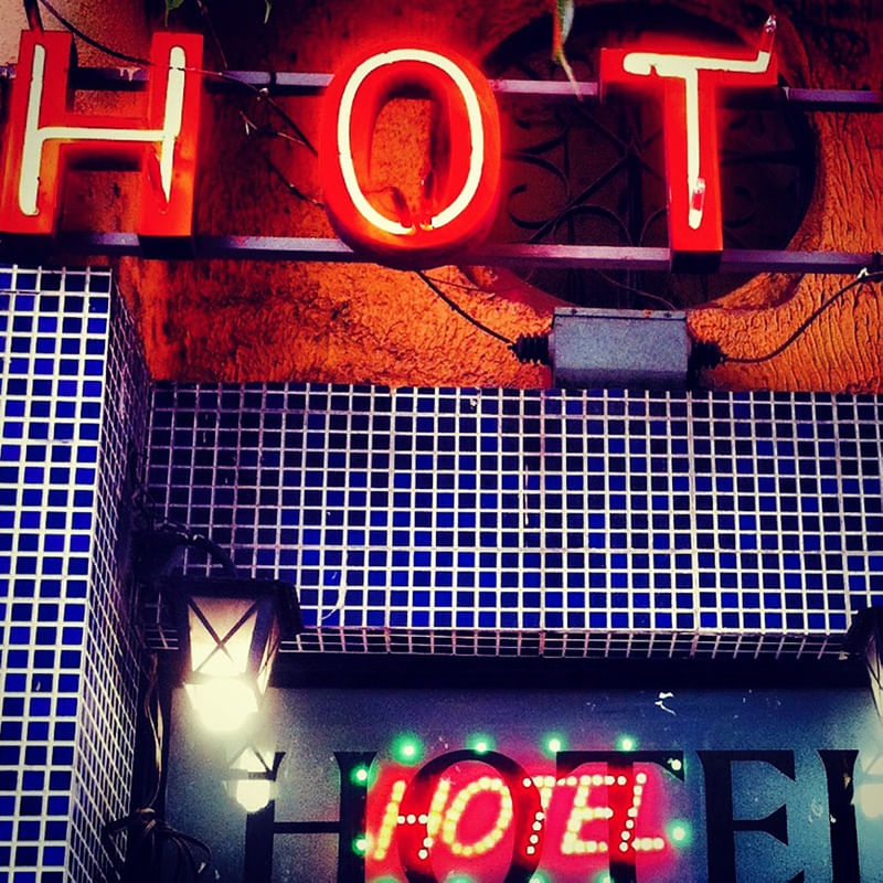 HOT HOTEL 2