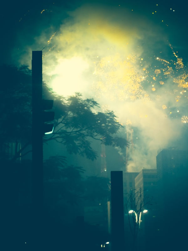 CÉU ESFUMAÇADO VERDE