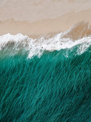 PRAIA AREIA E MAR VERDE