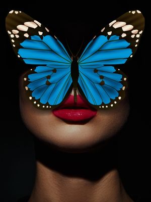 ARTE WOMAN BLUE BUTTERFLY