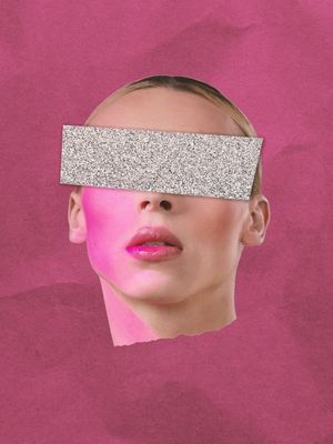 WOMAN FASHION