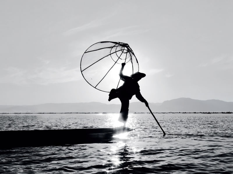 O BALÉ DO PESCADOR. INLE LAKE - MYANMAR, 2014.