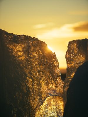 ICEBERG SUNSET