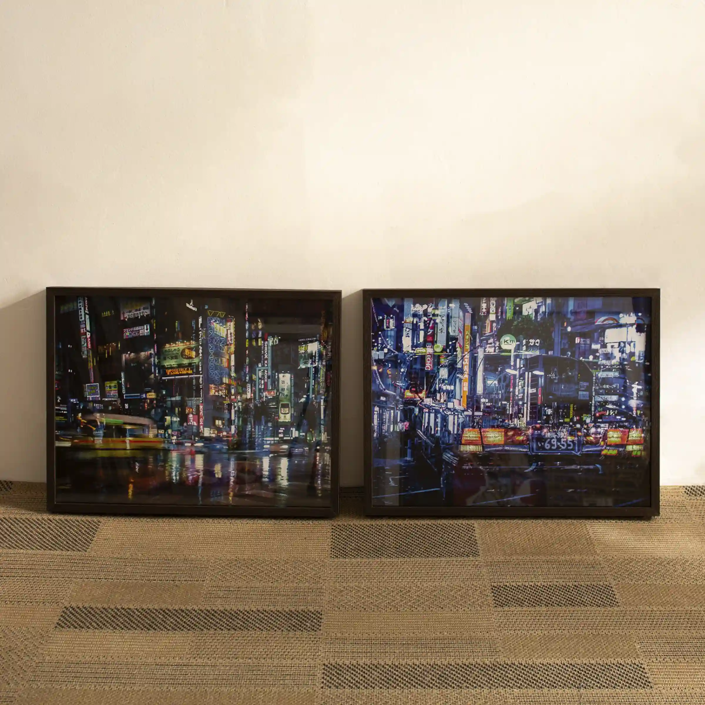 Quadros em papel fotográfico com vidro - LOST IN JAPAN #2 + LOST IN JAPAN #3 - 47,5x36 - Moldura Lisa Fina Madeira Escura