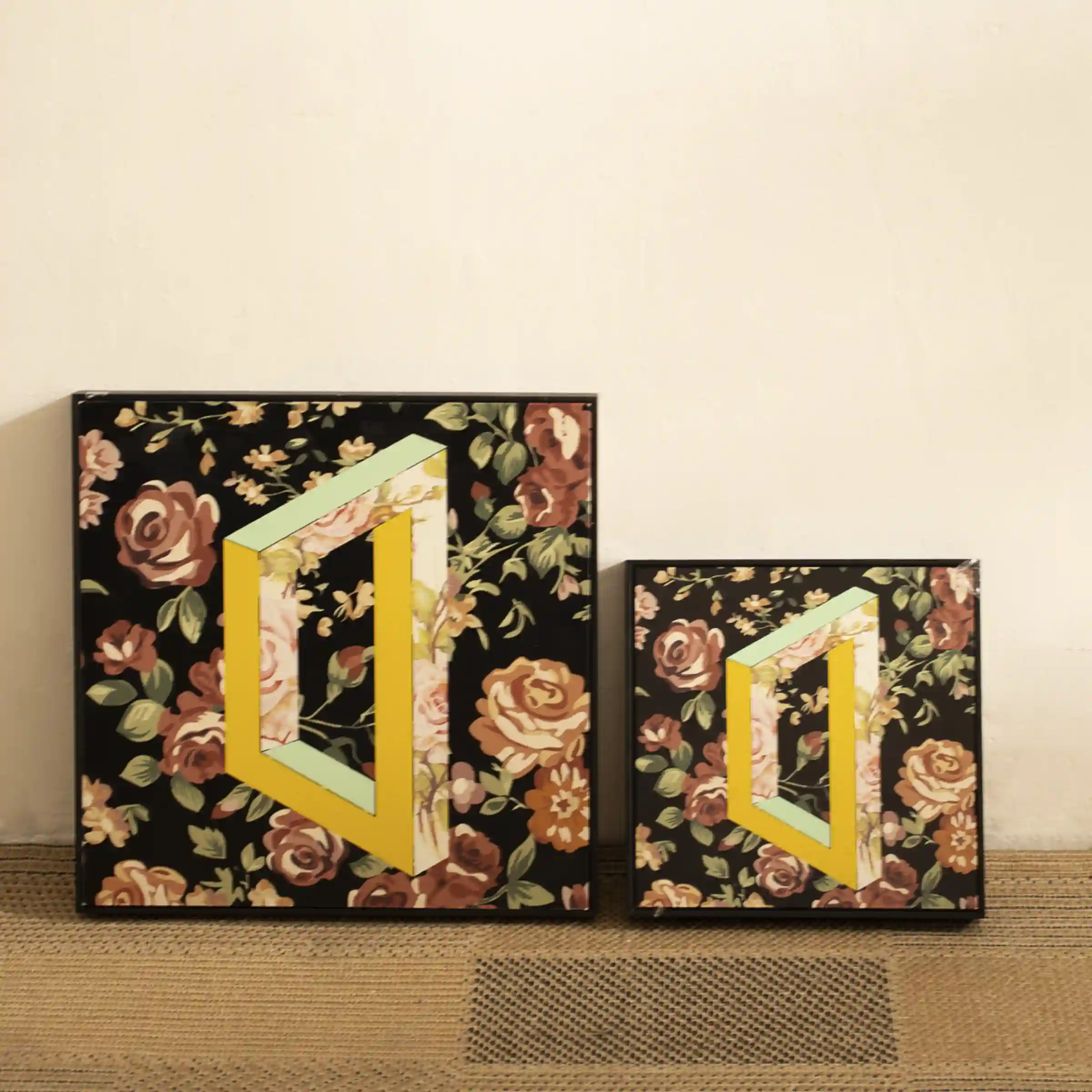 Quadros em acabamento liso sem vidro - CUBO FLOWERS + CUBO FLOWERS - 30x30 - Moldura Filete Preta