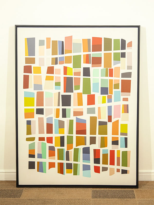 Quadro tela em canvas - PEÇAS COLORIDAS - 67,5x90cm - Moldura Canaleta Alta Preta