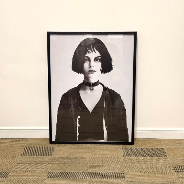 Quadro em acabamento liso sem vidro 67,5x90cm - Mathilda - Moldura Lisa Fina Preta