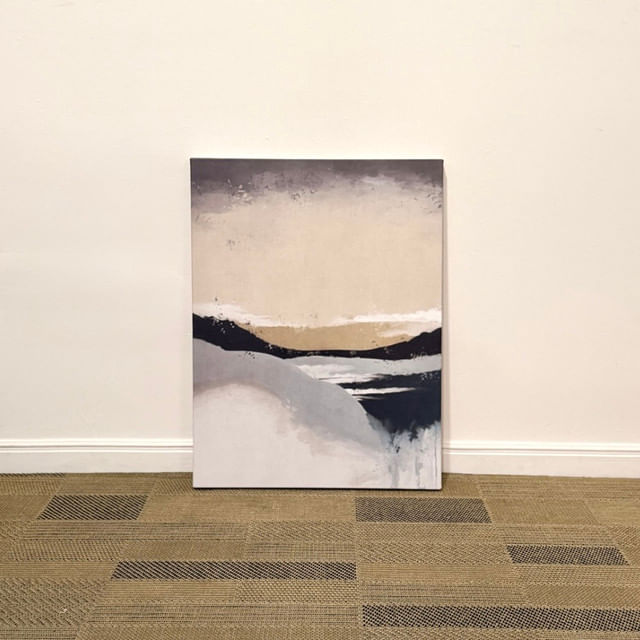 Quadro tela em canvas 47,5x62,5cm - Walking - Moldura Canaleta Alta Preta