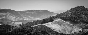 MONTANHAS E VALES DE SERRA NEGRA