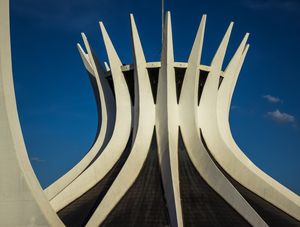 MEIA CATEDRAL