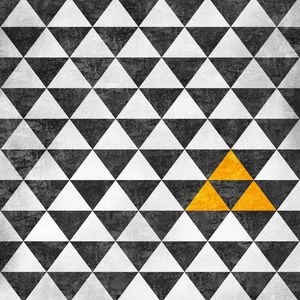 TRIANGLE - YELLOW III (Q)