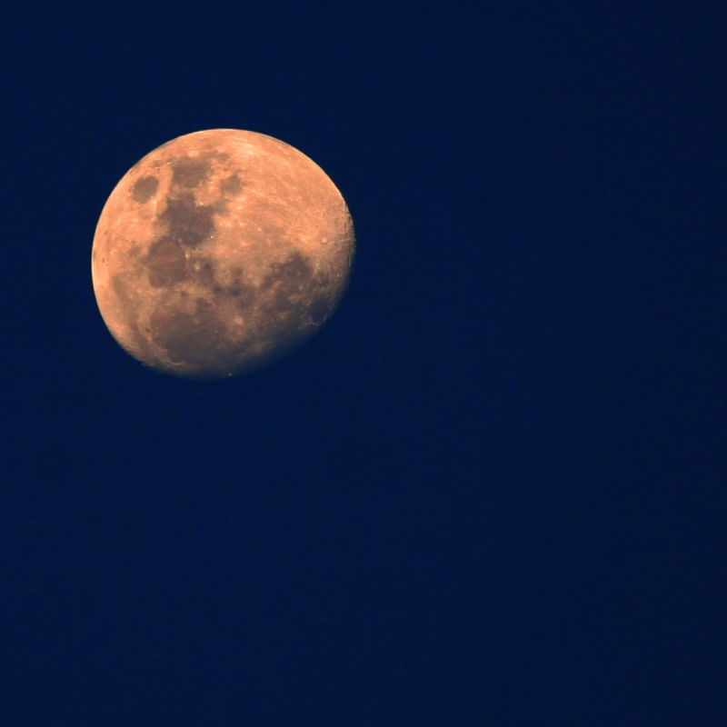 A LUA 77