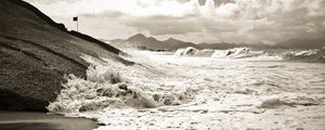 DEVILS BEACH