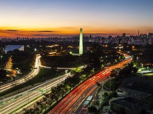 SÃO PAULO DA BELEZA E DO CAOS