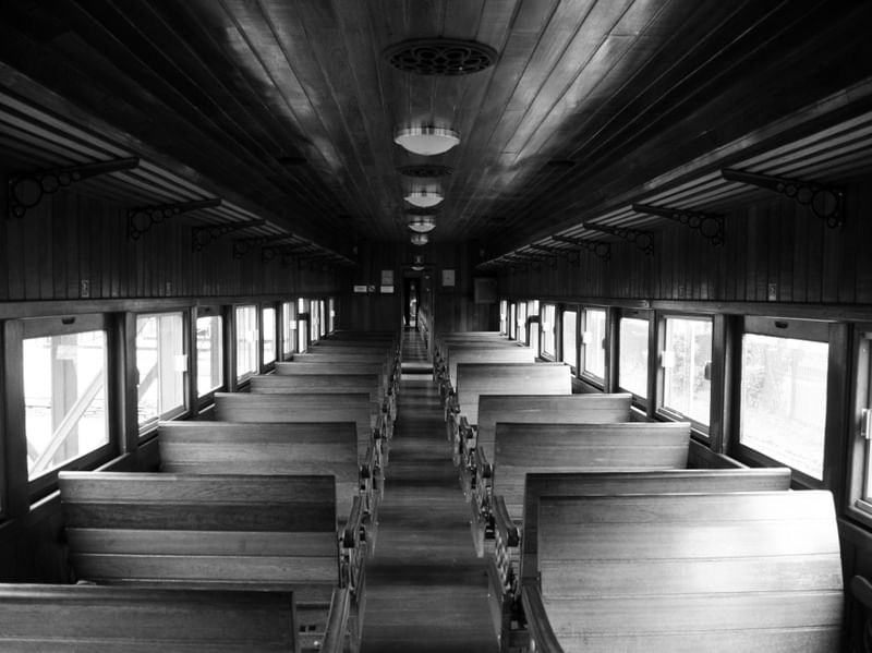 INTERIOR TREM