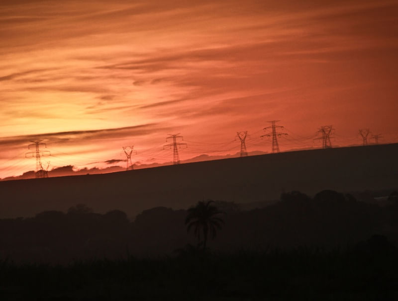 PÔR DO SOL NO CAMPO