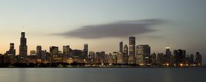 CHICAGO LANDSCAPE AT DUSK