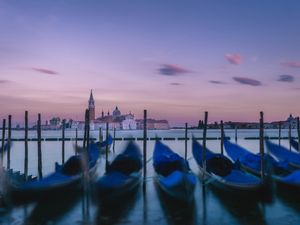 MOVING BOATS
