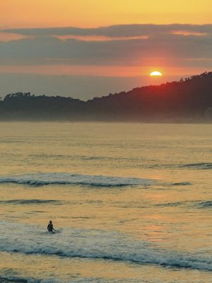SURF NO AMANHECER